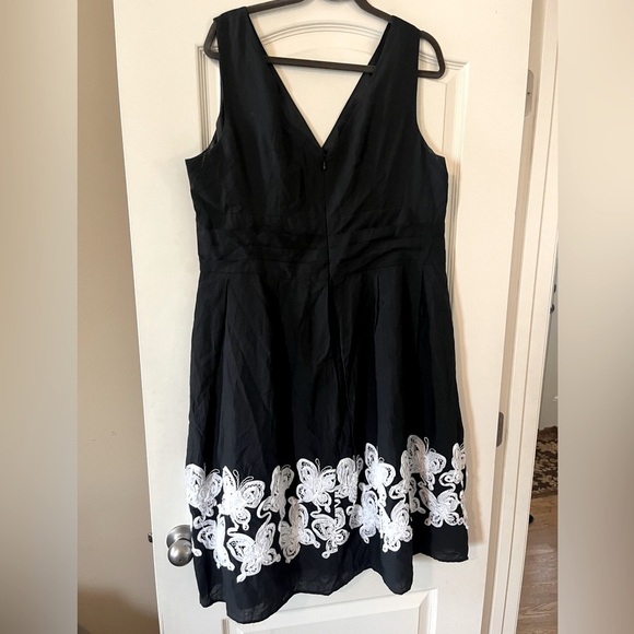 Connected Apparel Black Sleeveless Summer Dress with Butterfly Embroidery 16W - Picture 1 of 16